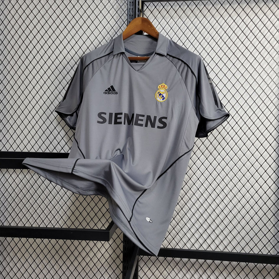 Retro Real Madrid Third Shirt 2005/06