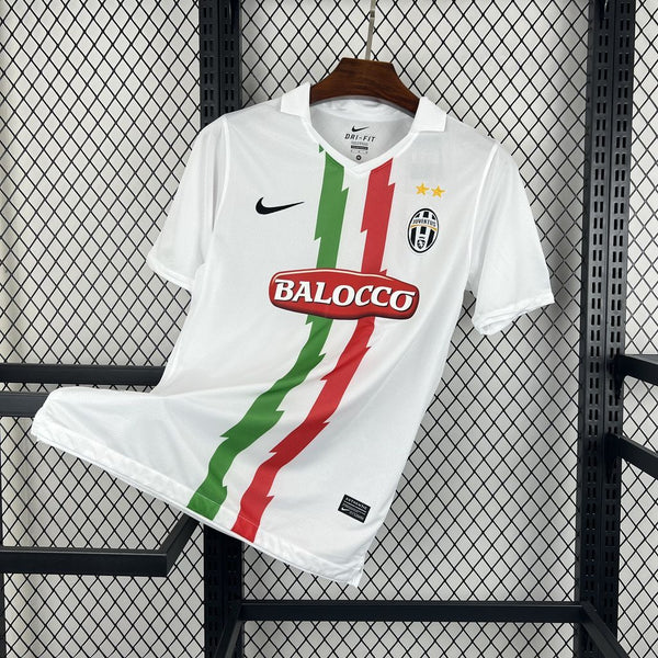 Retro Juventus Away Shirt 2010/11