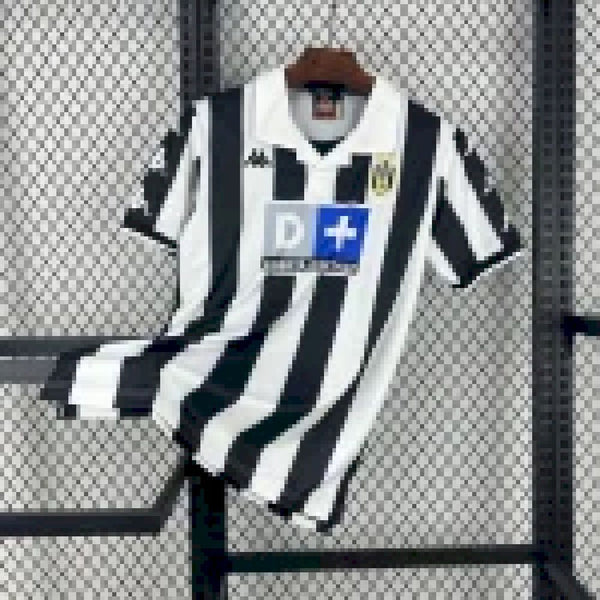 Retro Juventus Home Shirt 1999/00