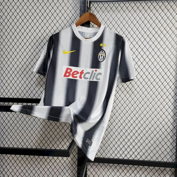 Retro Juventus Home Shirt 2011/12
