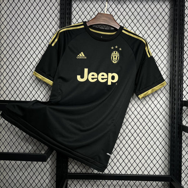 Retro Juventus Third Shirt 2015/16